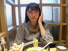 【素人】素人企画でアイドル級ロリ美少女がエロ結合！放尿ビチャ失禁おしっこ潮吹き！首絞め正常位で中出し！